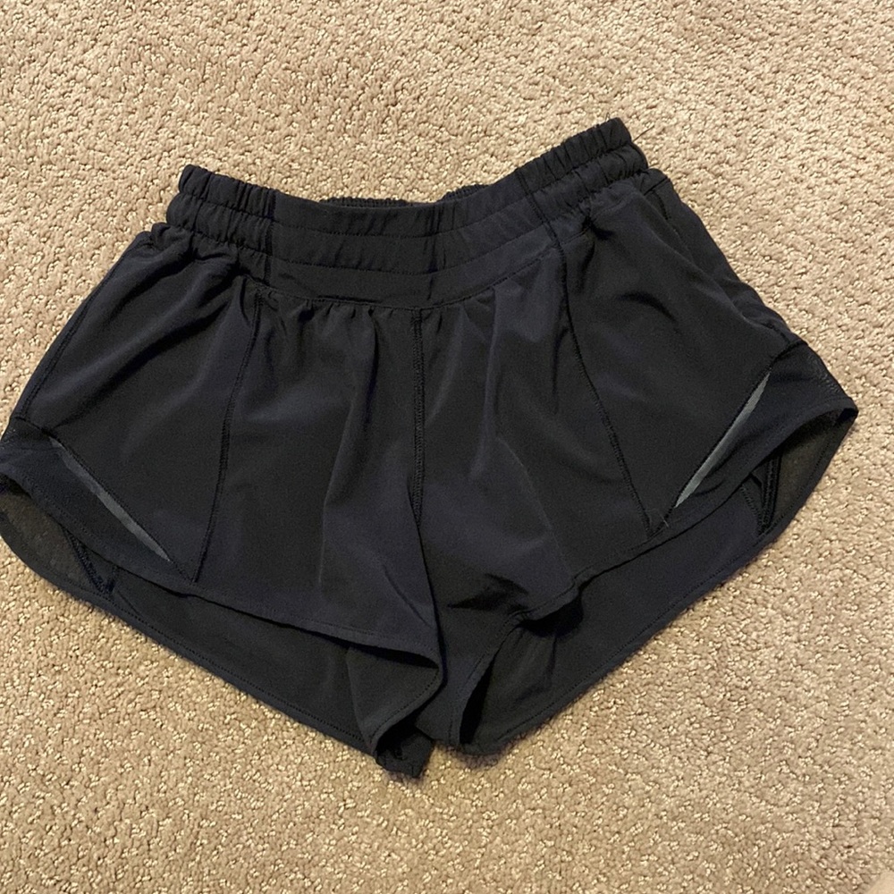 LULULEMON HOTTY HOT SHORTS BLACK
